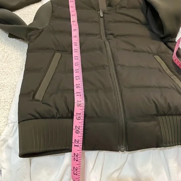 Lululemon Athletica Green Bomber Jacket with Quilted Design - Picture 10 of 13